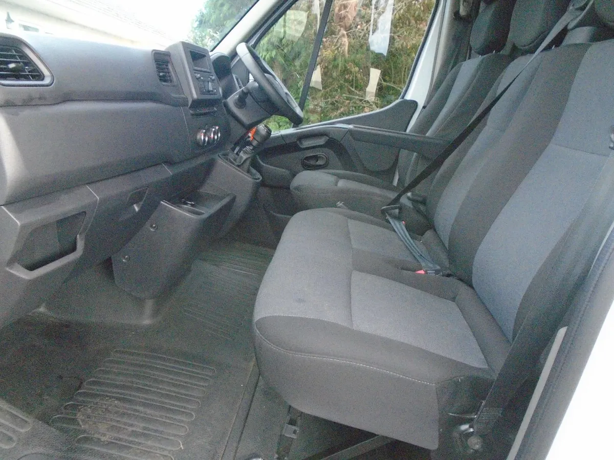 2021 Renault Master LOWLOADER LUTON - Image 3