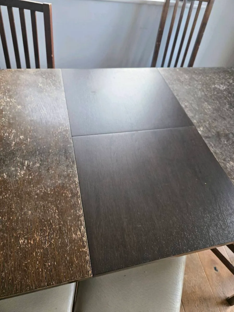 Kitchen table and chairs - Image 2