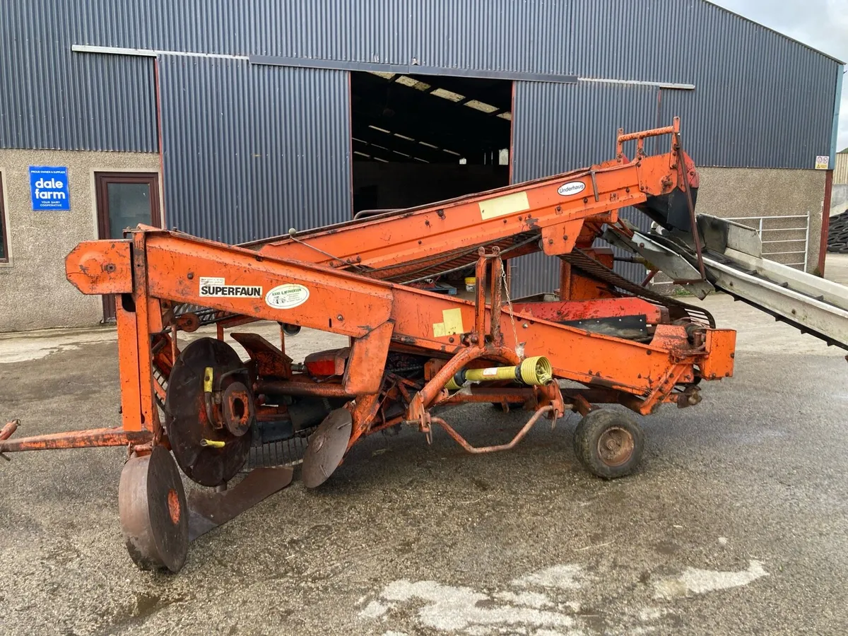 Superfaun 1700 potato harvester - Image 1