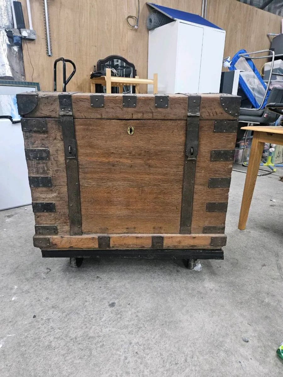 Steam train chest - Image 1