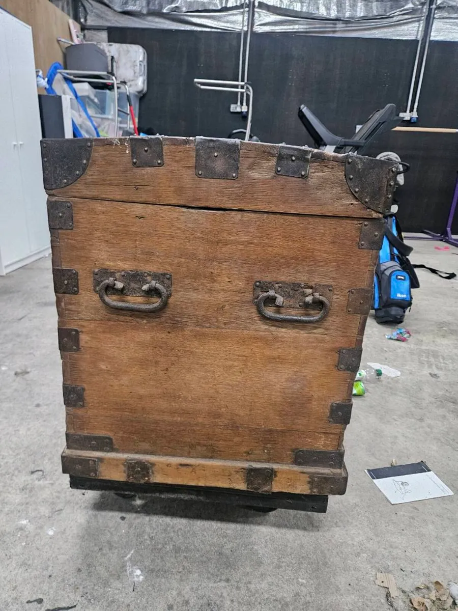Steam train chest - Image 2