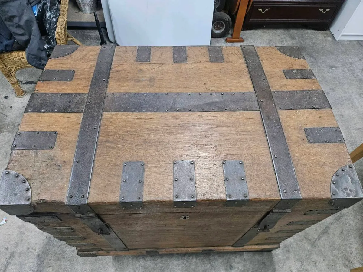 Steam train chest - Image 3