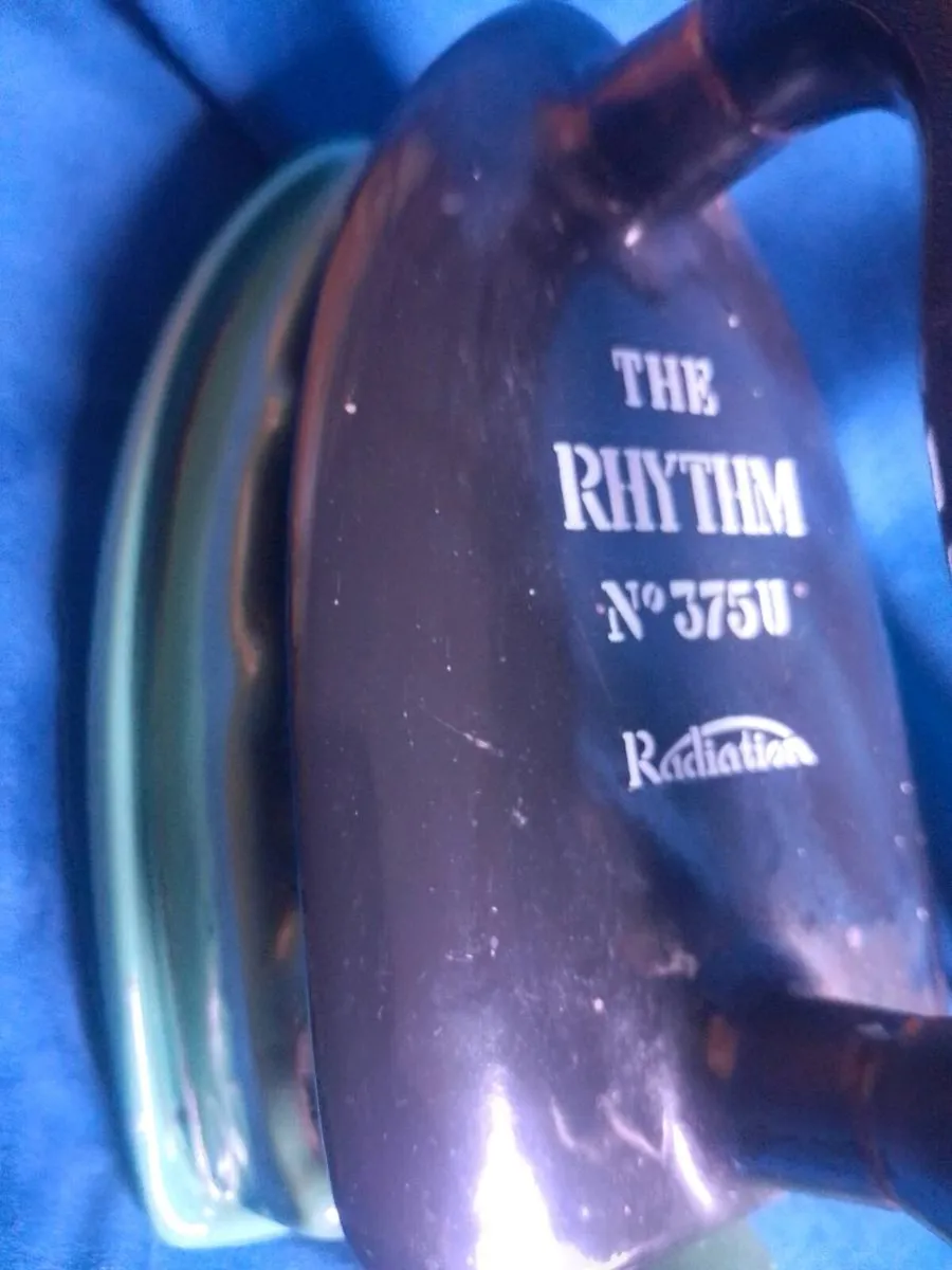 Vintage 1930s "The Rhythm" No. 375U Gas Iron - Image 2