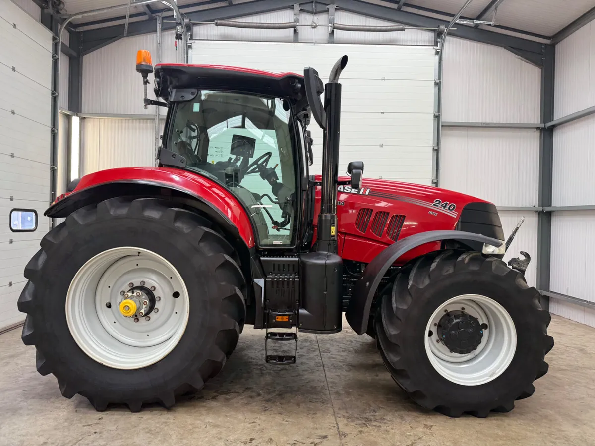 Case Puma 240 CVX ***Only 1700 hours!!*** - Image 2