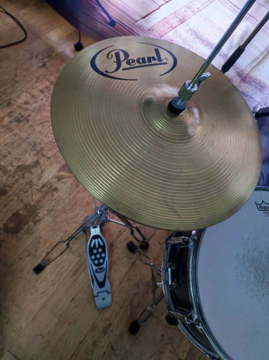 Pearl Forum Series drum kit - Image 4