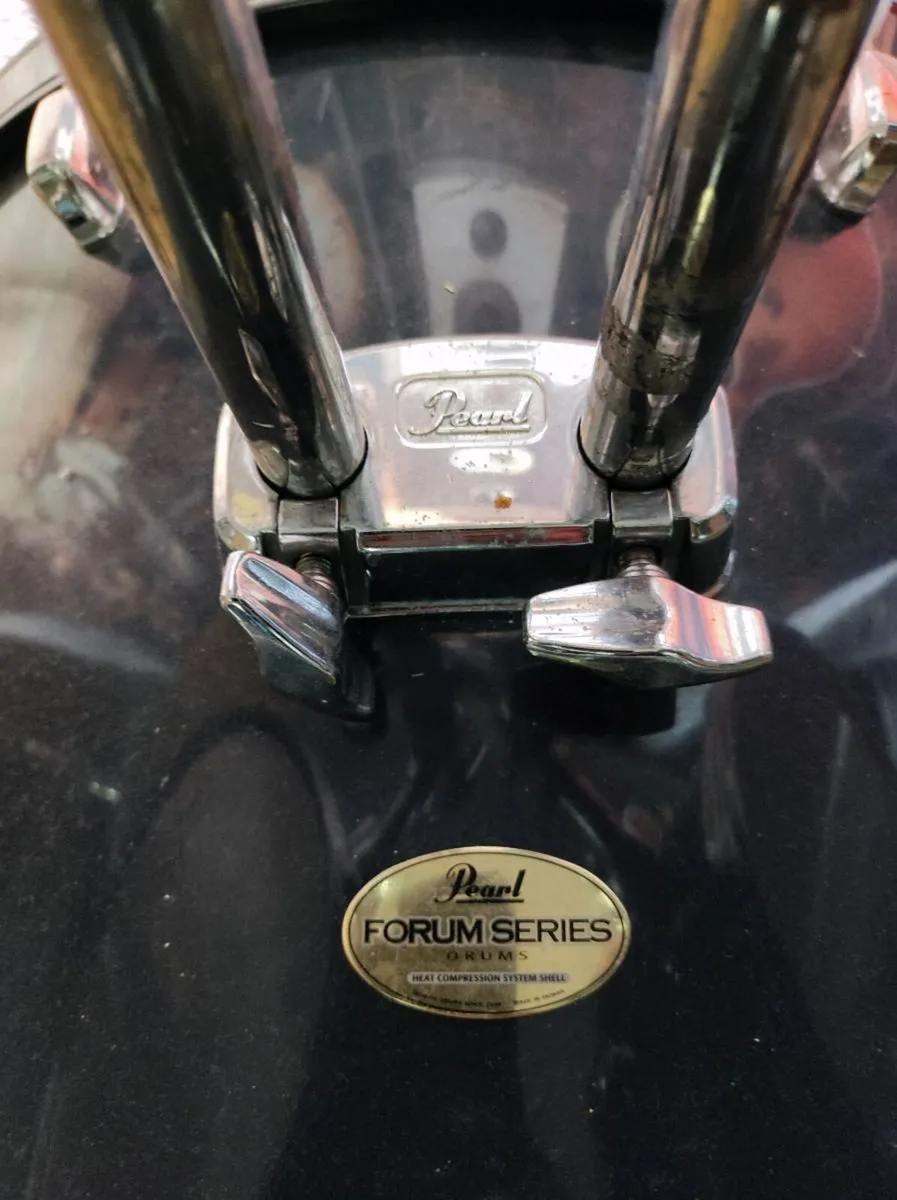 Pearl Forum Series drum kit - Image 2