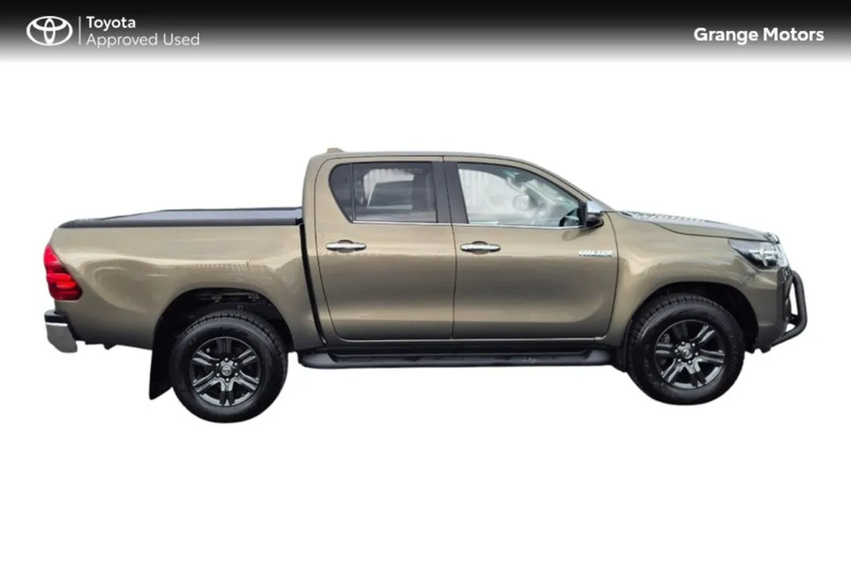 Toyota Hilux HILUX 2.8 SR5 DOUBLE CAB - Image 4