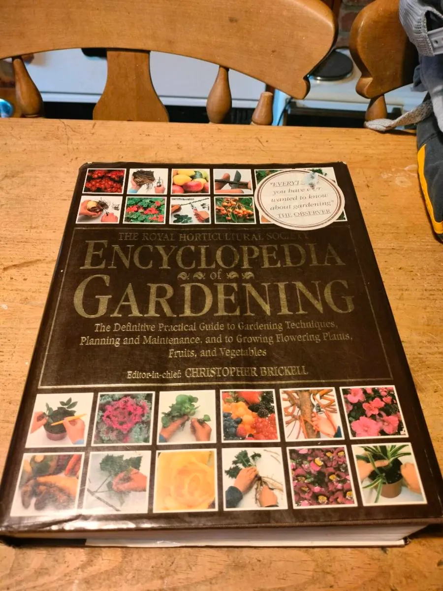 The Royal Horticultural society Encyclopedia of Ga - Image 1