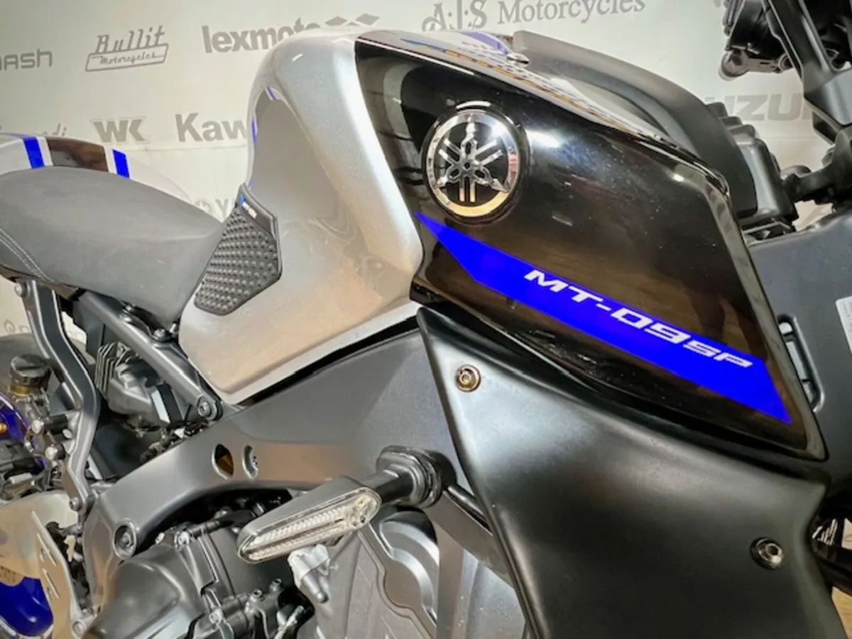 PRE-OWNED Yamaha MT09SP 2023 - Image 4