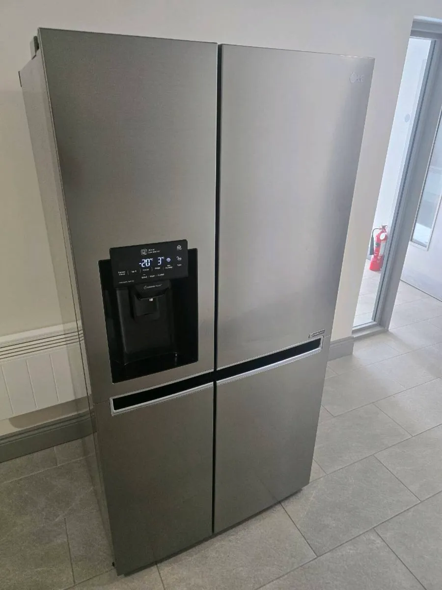 LG American Fridge Freezer - Image 2