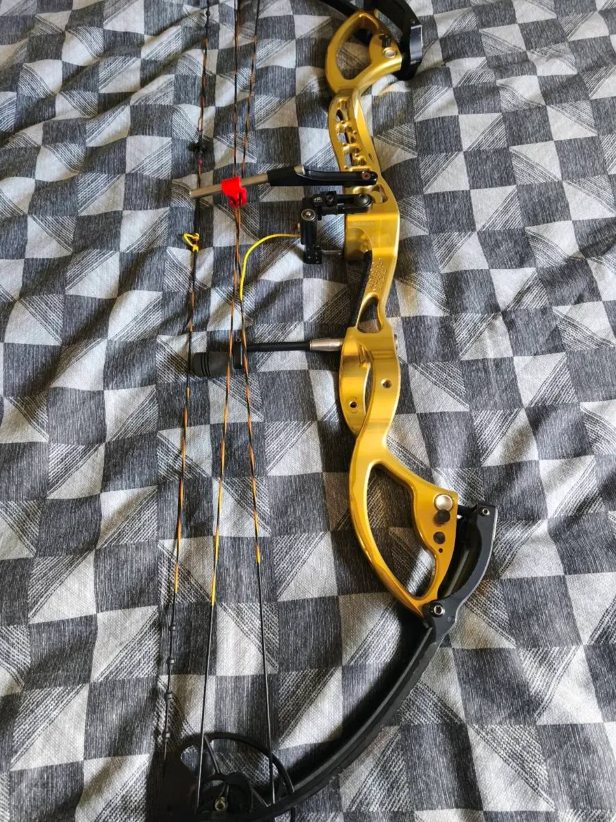 PSE Compound bow - Image 1
