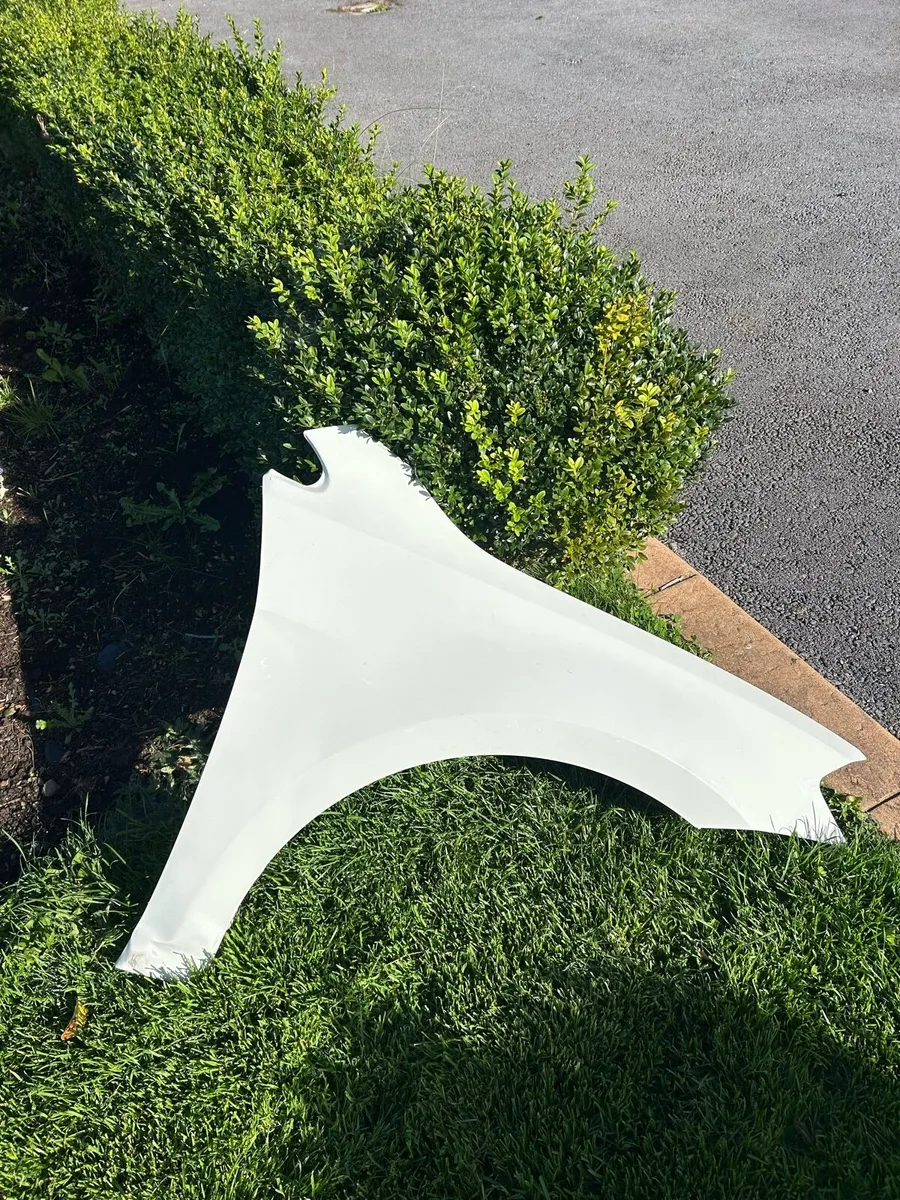 VW Golf MK7 Wing White - Image 1