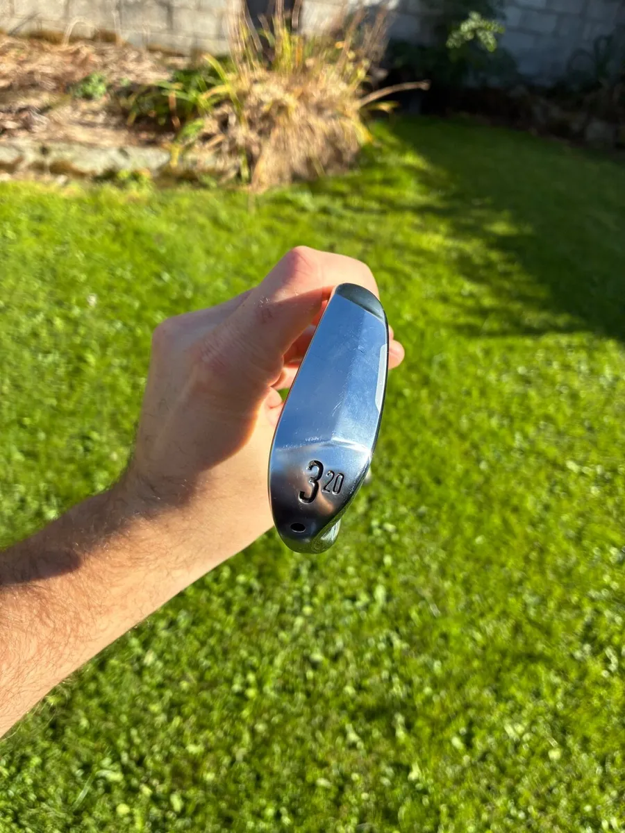 Srixon ZXiu 3 Iron/ Tour AD X-Stiff Graphite. - Image 2