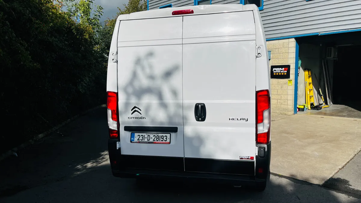 2023 Citroen Relay JUMPER 33 L3H2 BLUEHDI 140 - Image 3
