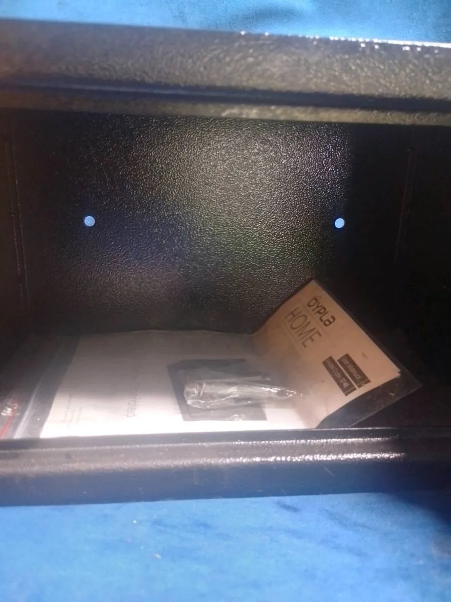 Oypla Home 10L Key Operated Safe - Image 4
