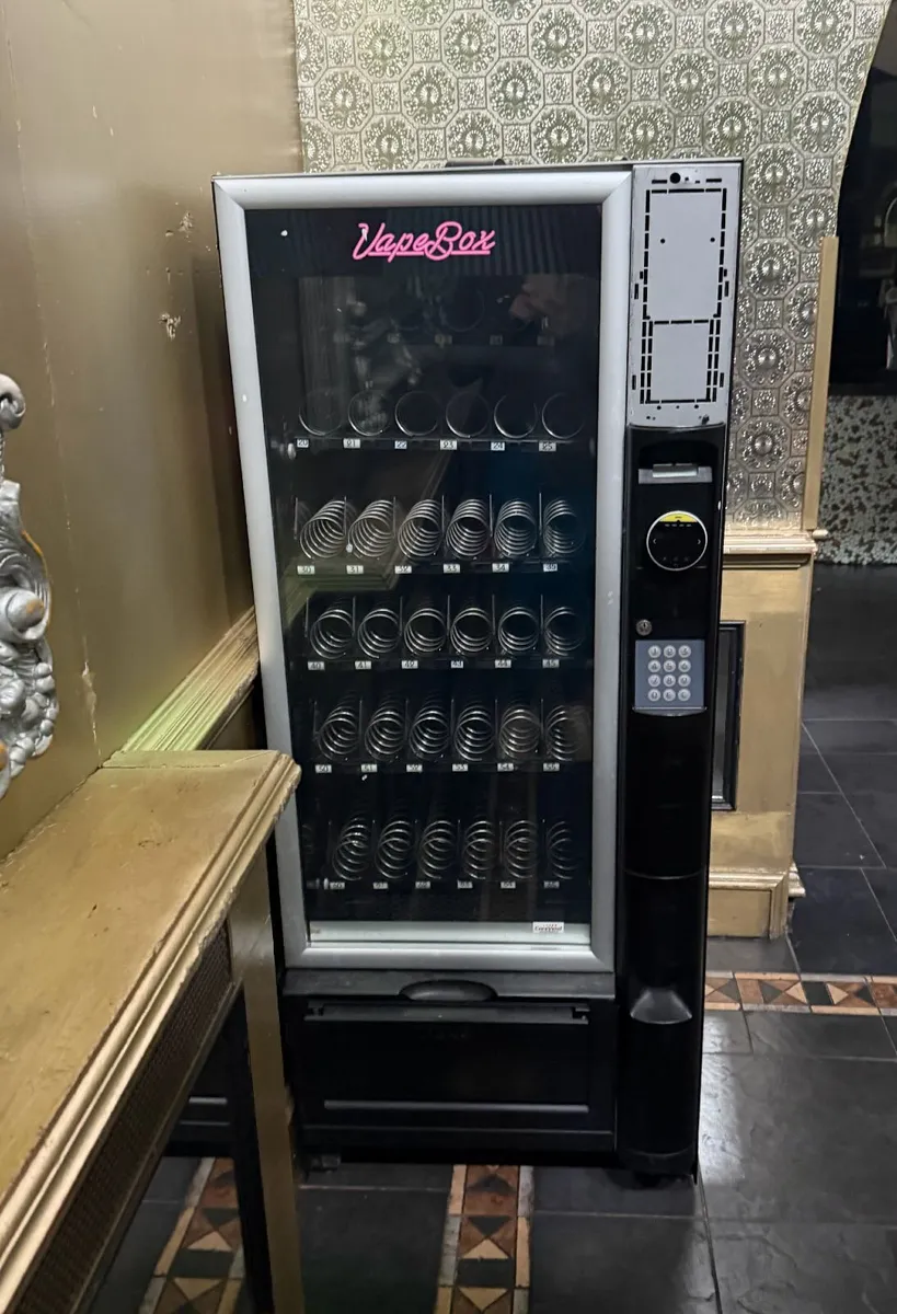 Commercial Vending Machine - Image 2