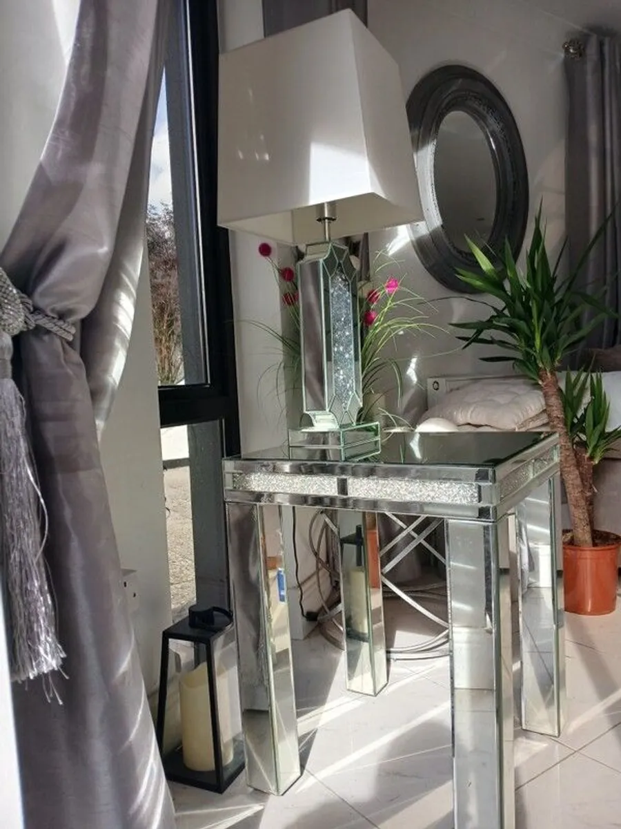 large mirrored lamps x 2 - Image 2