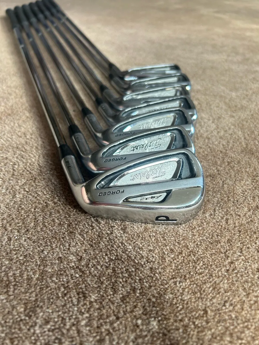 Titliest Ap2 Irons 4-PW - Image 2