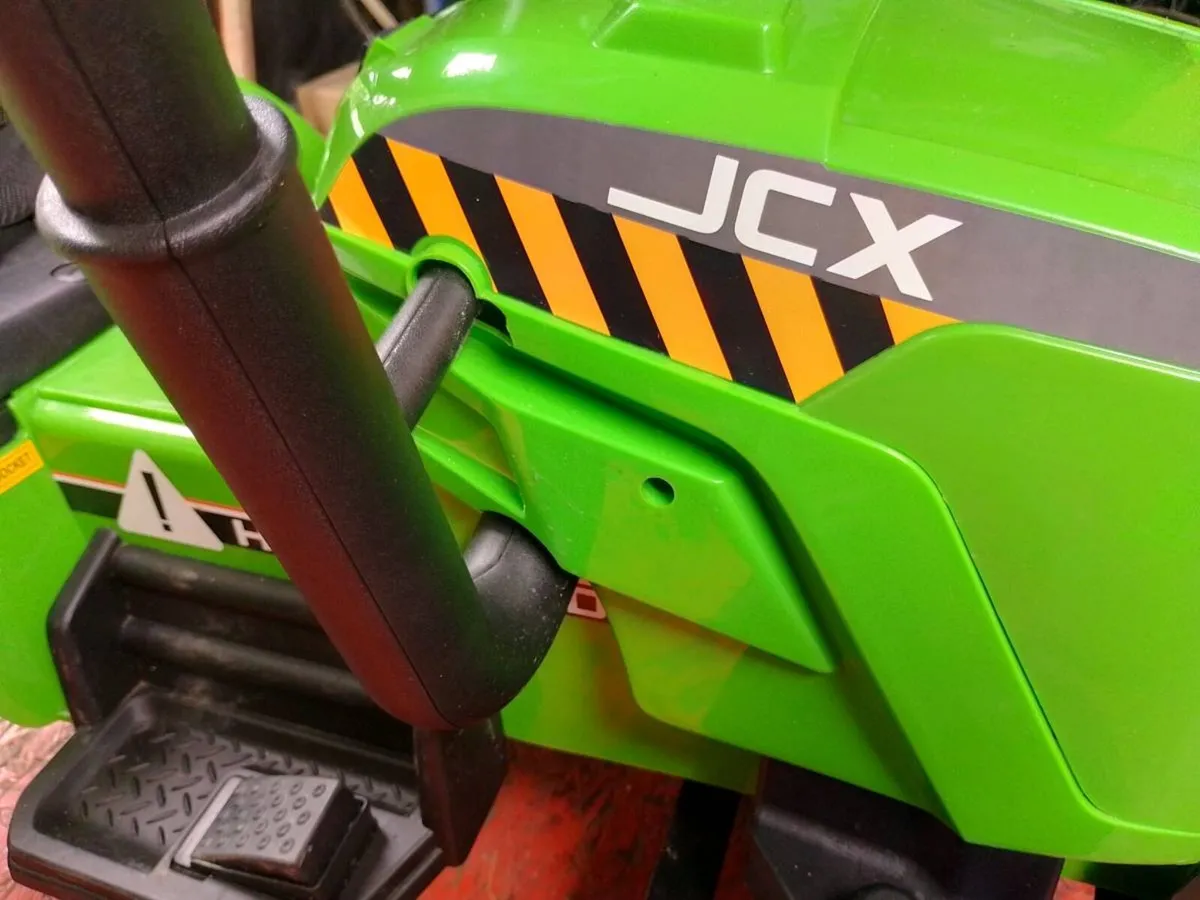 New Ex display Kids 12V Electric Ride-On Tractor - Image 3