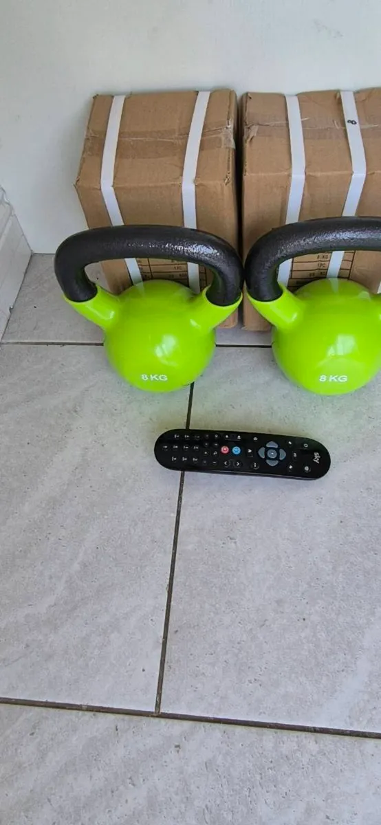 2xbrand new 8 kilo cast iron kettlebells - Image 1