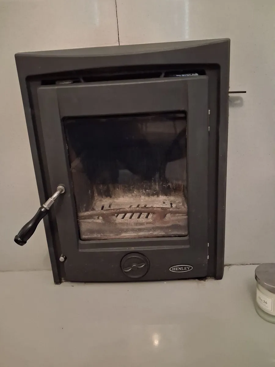 Wood burning stove - Image 1