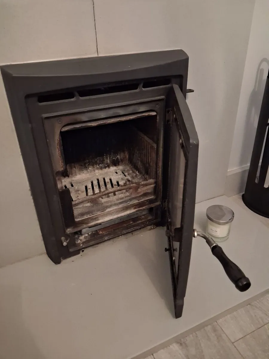 Wood burning stove - Image 2
