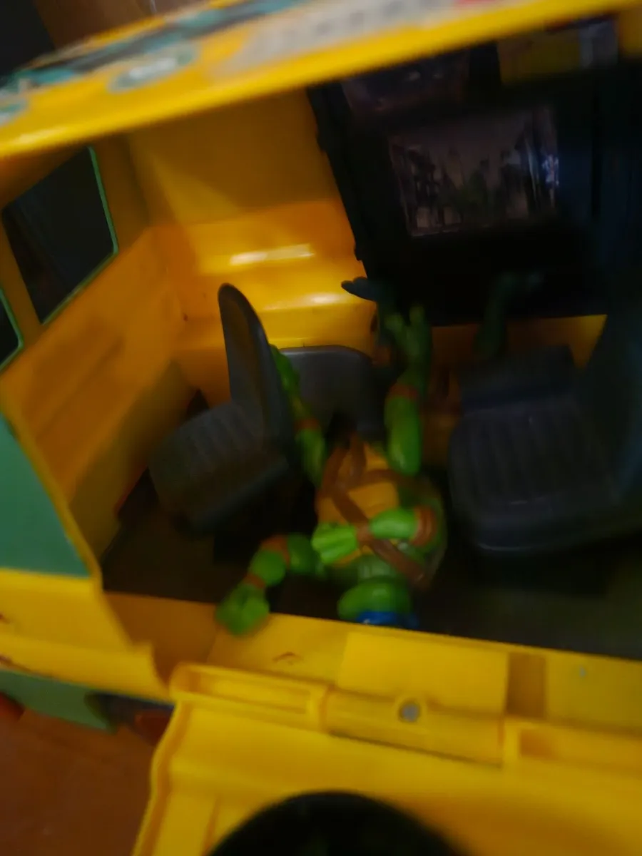 Teenage Mutant Ninja Turtles Van - Image 3