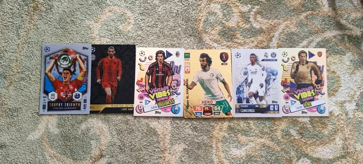 Football cards - Image 1