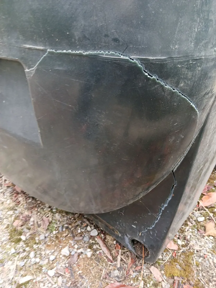 Oil tank - Image 2