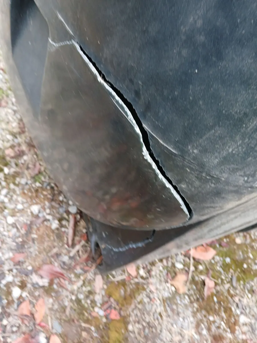 Oil tank - Image 3