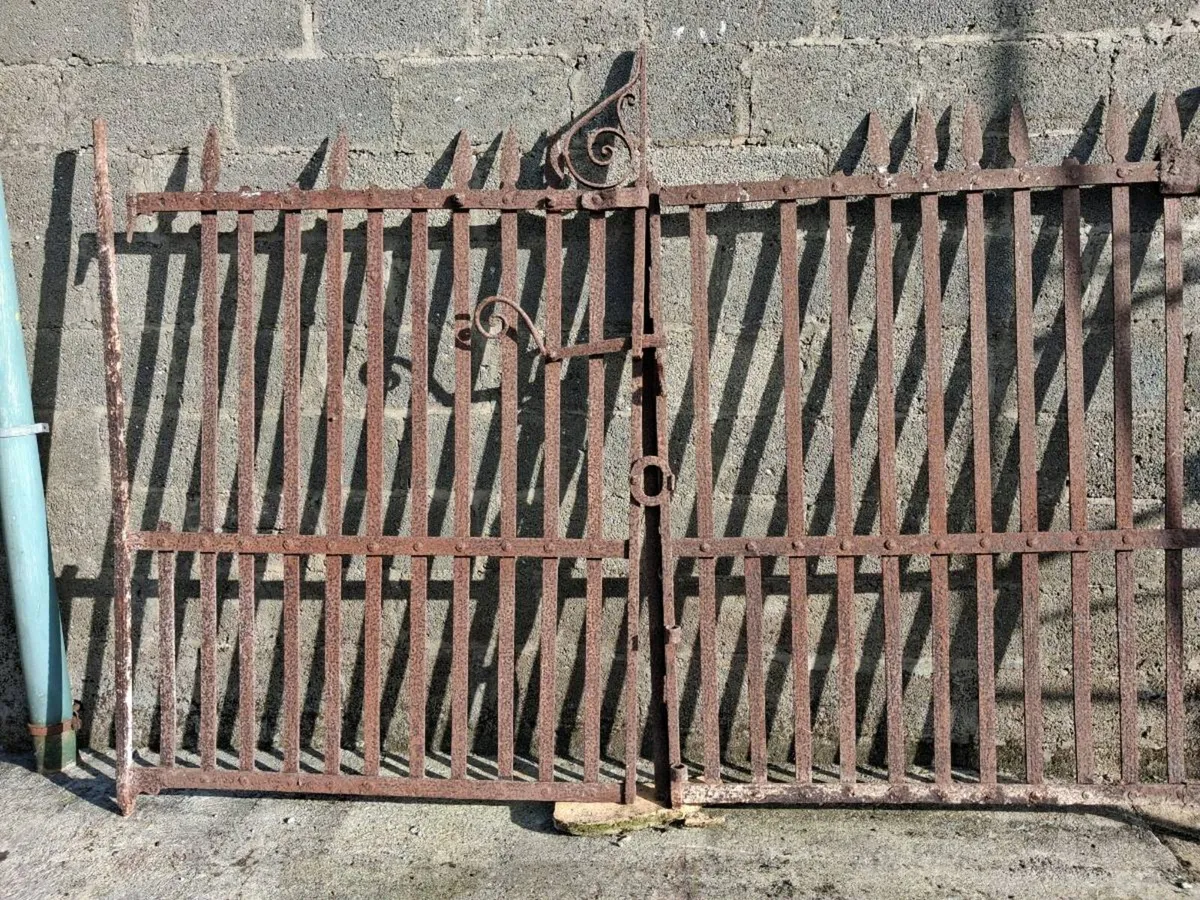 Blacksmiths gate - Image 3