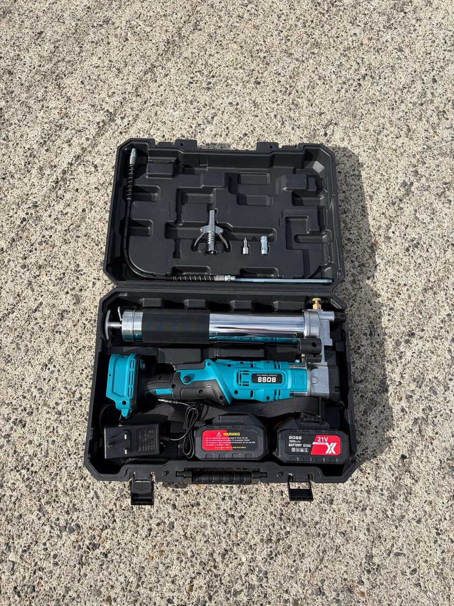Brand New Boss Grease Gun - Image 1