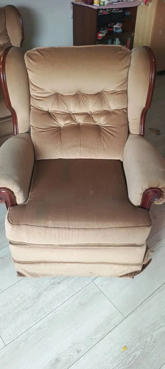 3 + 1 Sofa for sale. Good condition - Image 3