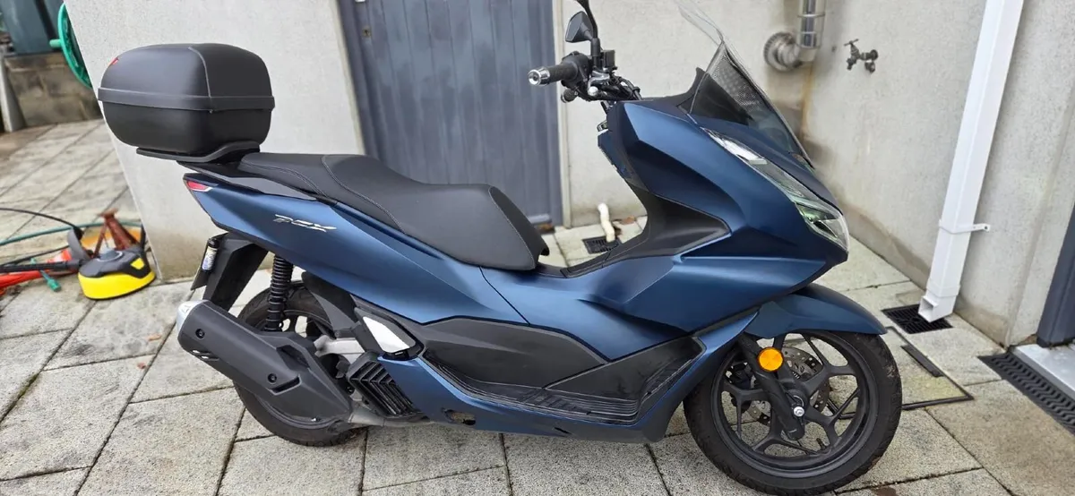 2024 Honda PCX 125 - Image 3