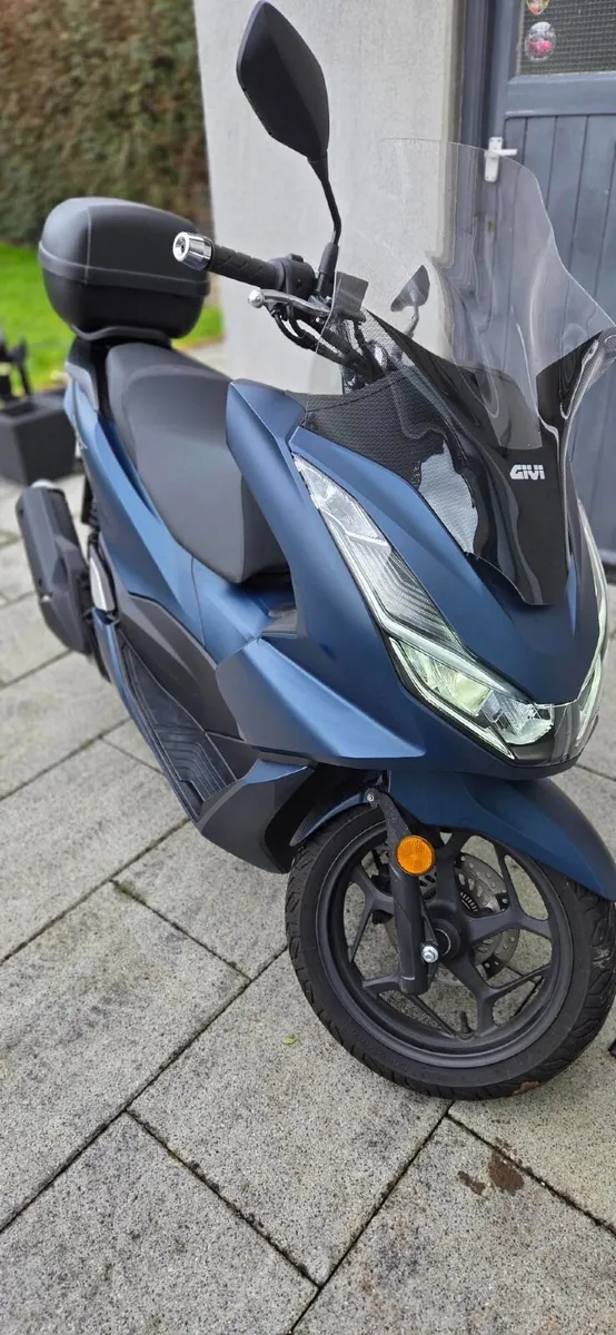 2024 Honda PCX 125 - Image 4