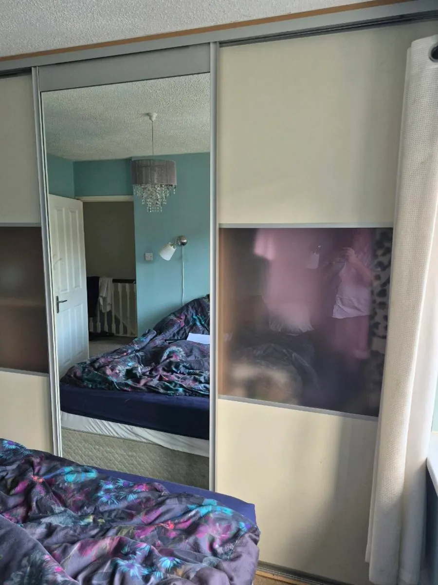 Wardrobes sliding built in 3 door - Image 3
