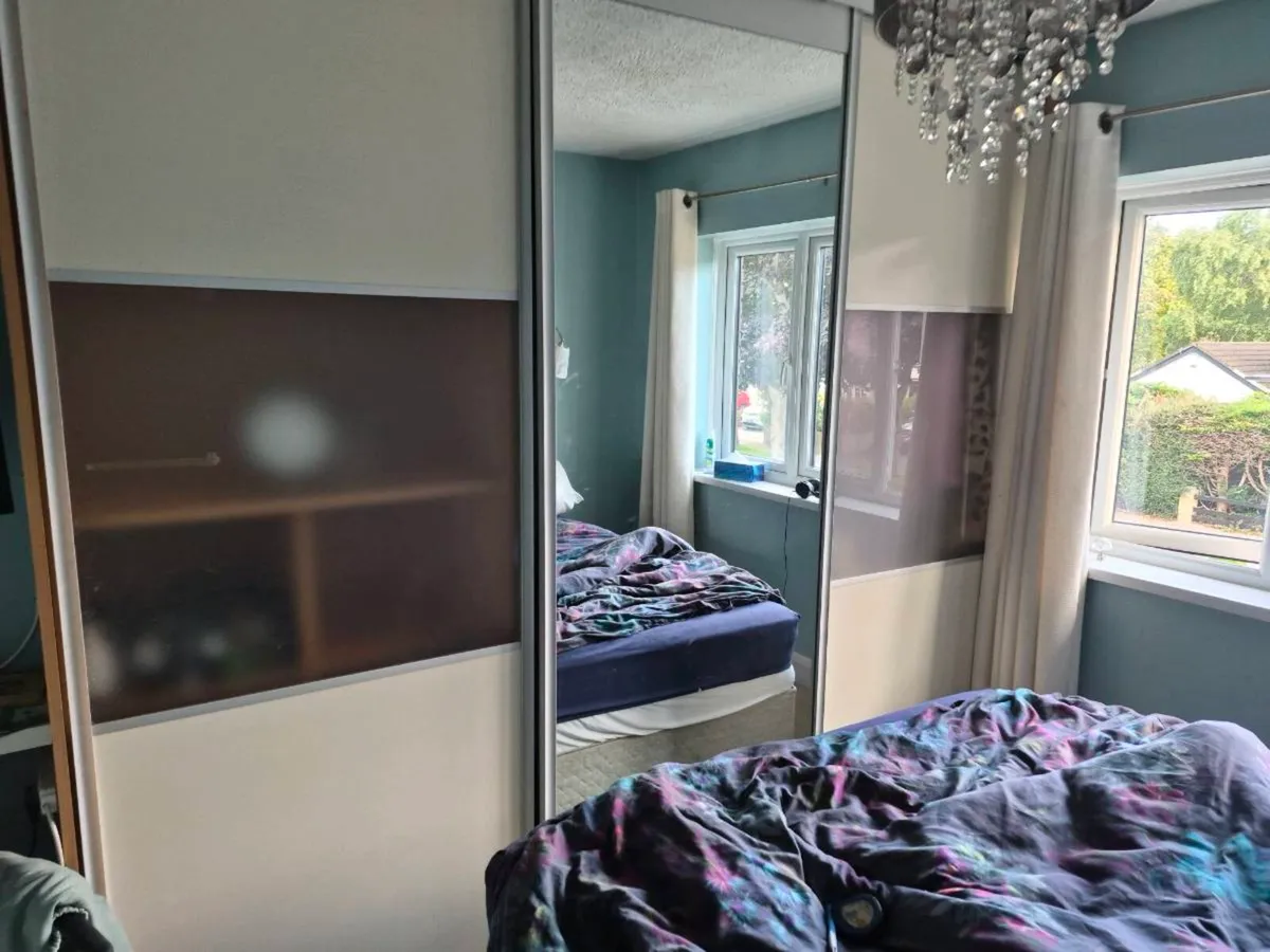 Wardrobes sliding built in 3 door - Image 1