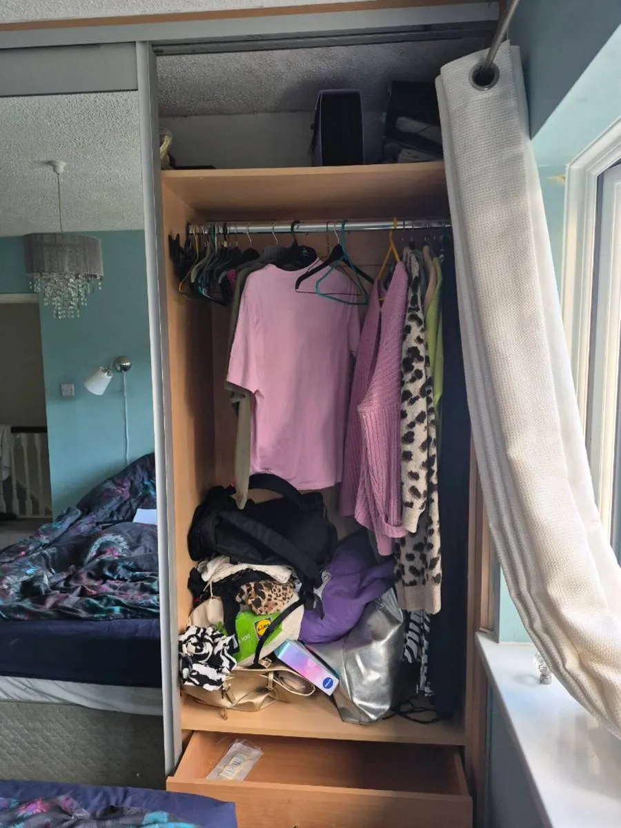 Wardrobes sliding built in 3 door - Image 4