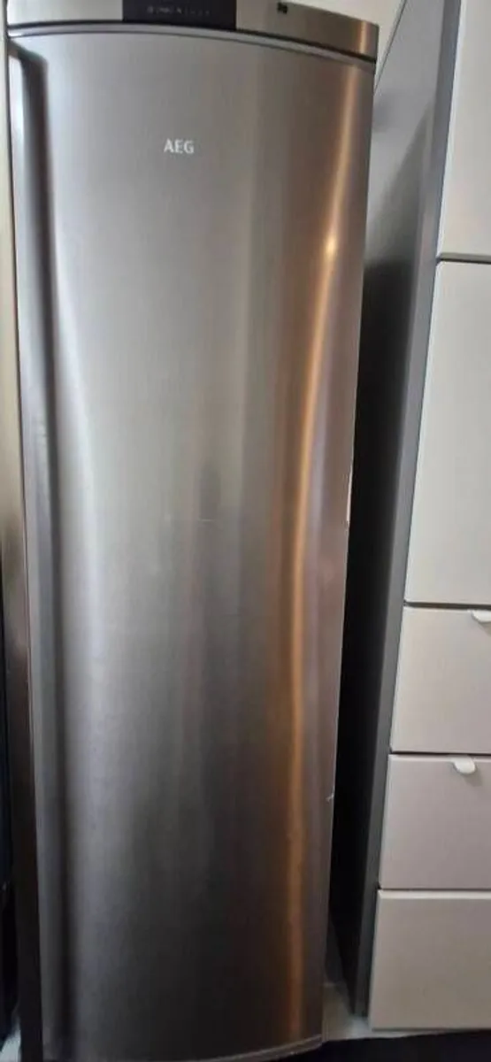 Fridge and dryer - Image 4