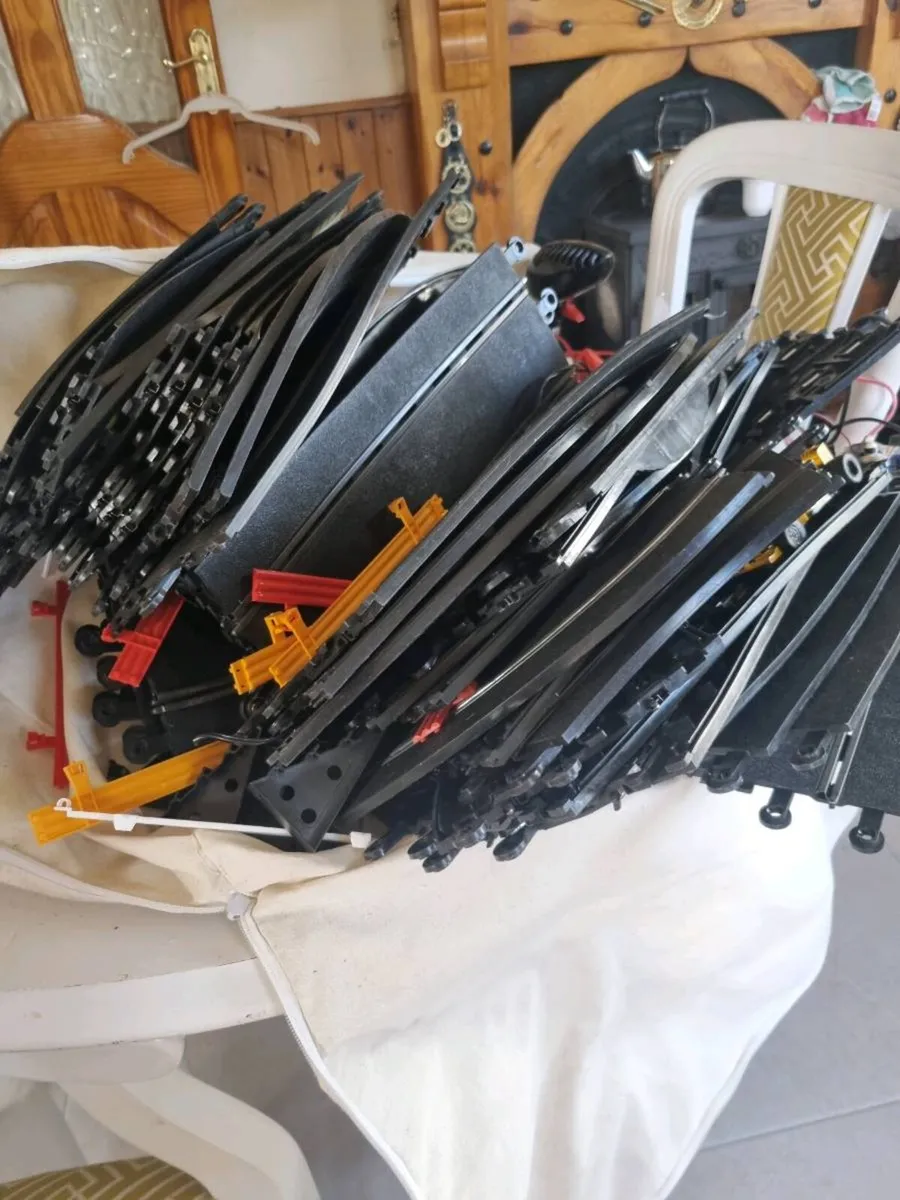 Large electric race track - Image 1