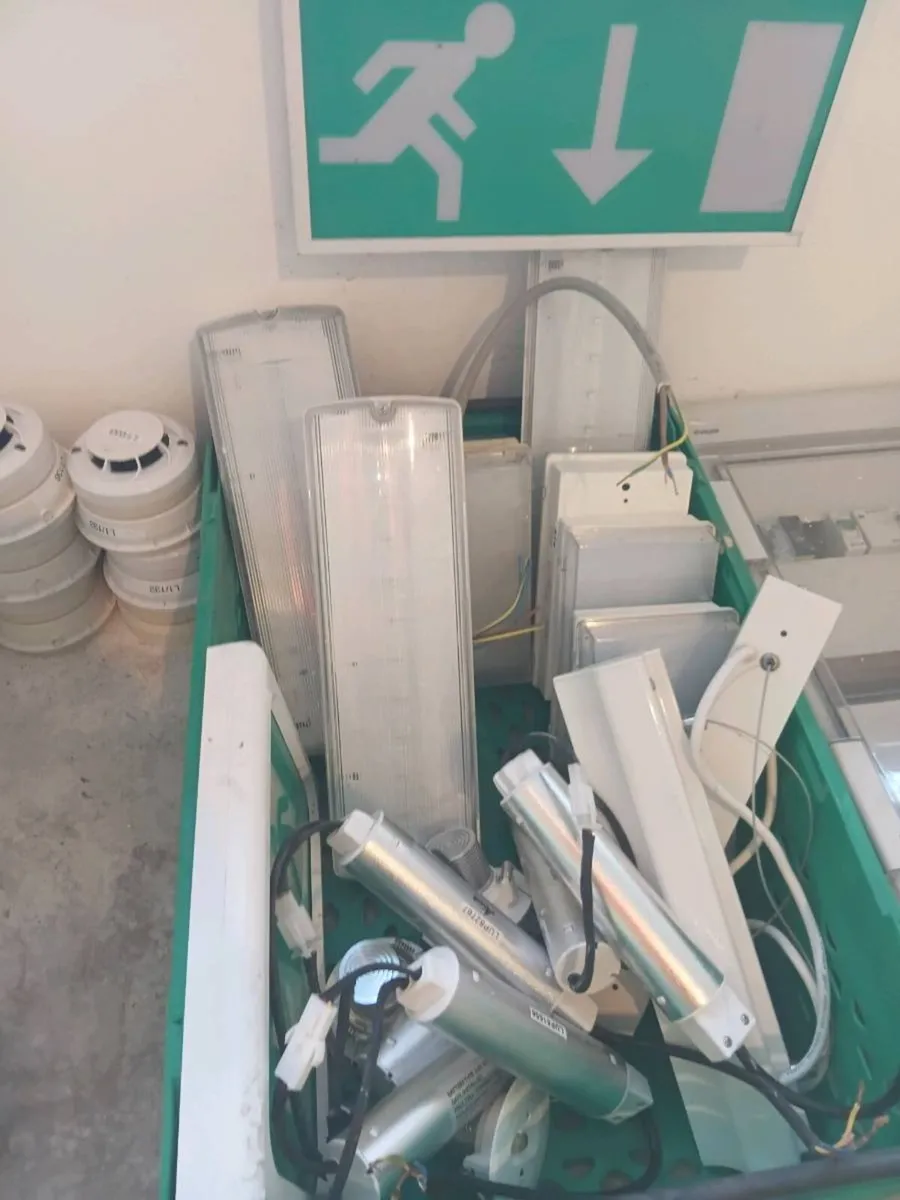 Spot lights, emergency lights and fuse board - Image 3