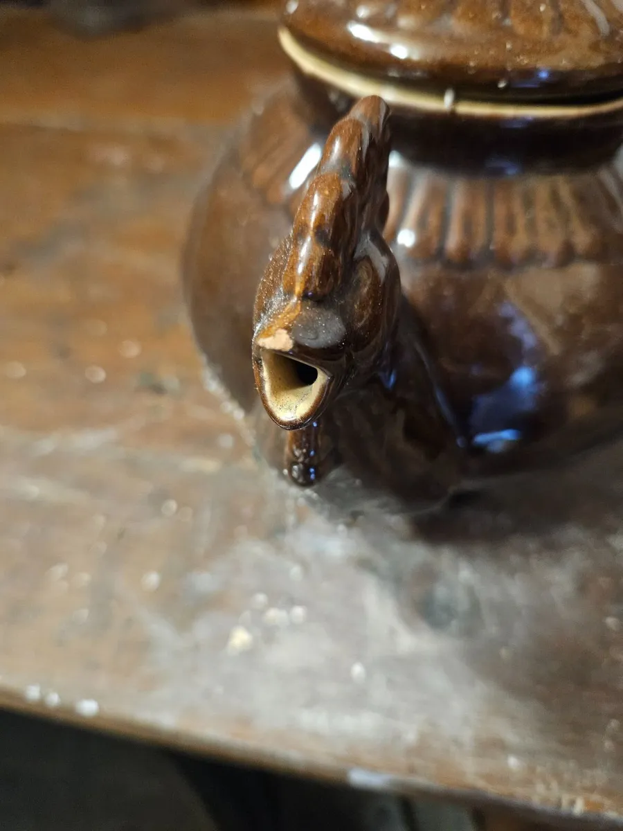 Vintage Style Tea Pot Chicken Design - Image 3