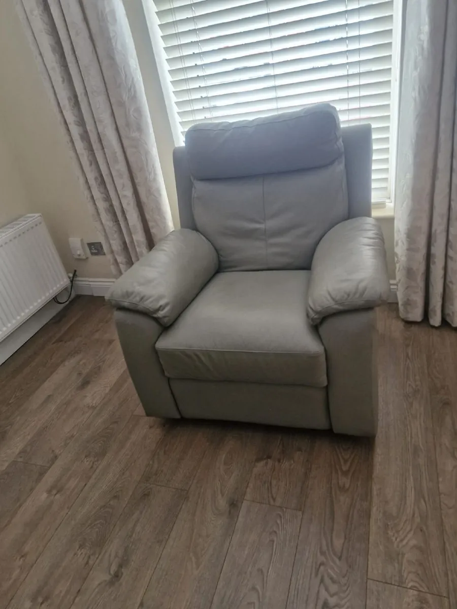 Household - Image 4