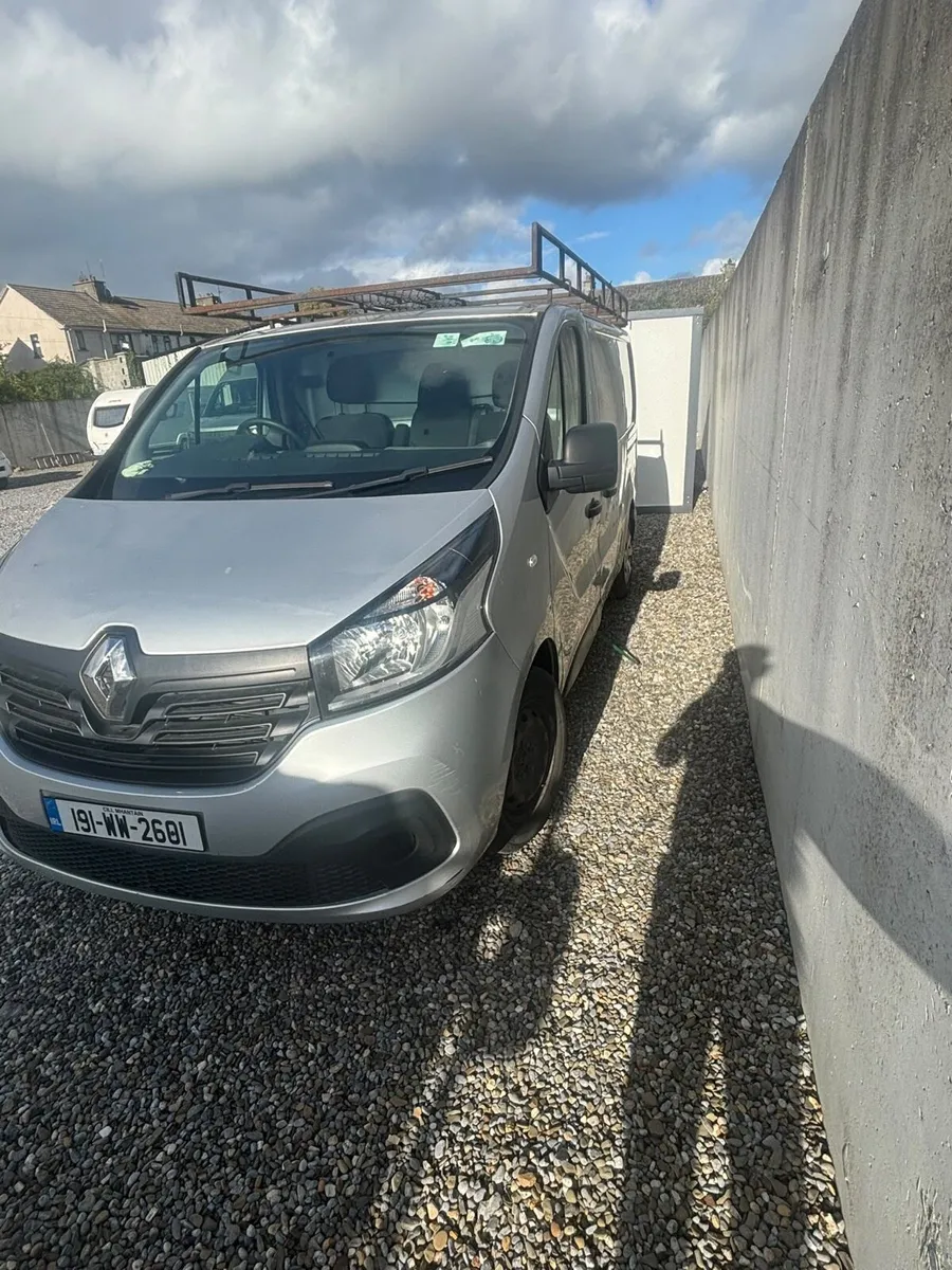2019 Renault trafic engine needs attention - Image 1