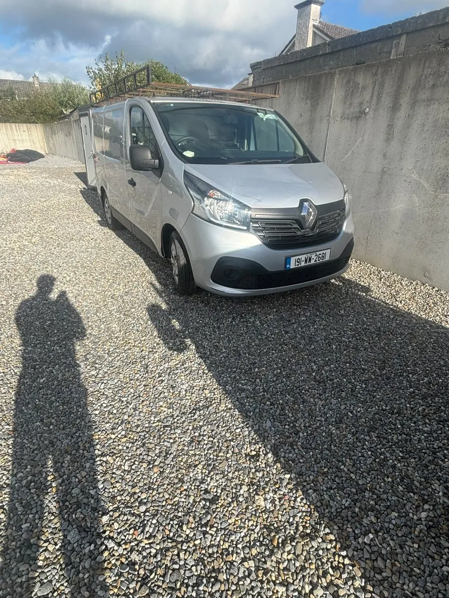 2019 Renault trafic engine needs attention - Image 2