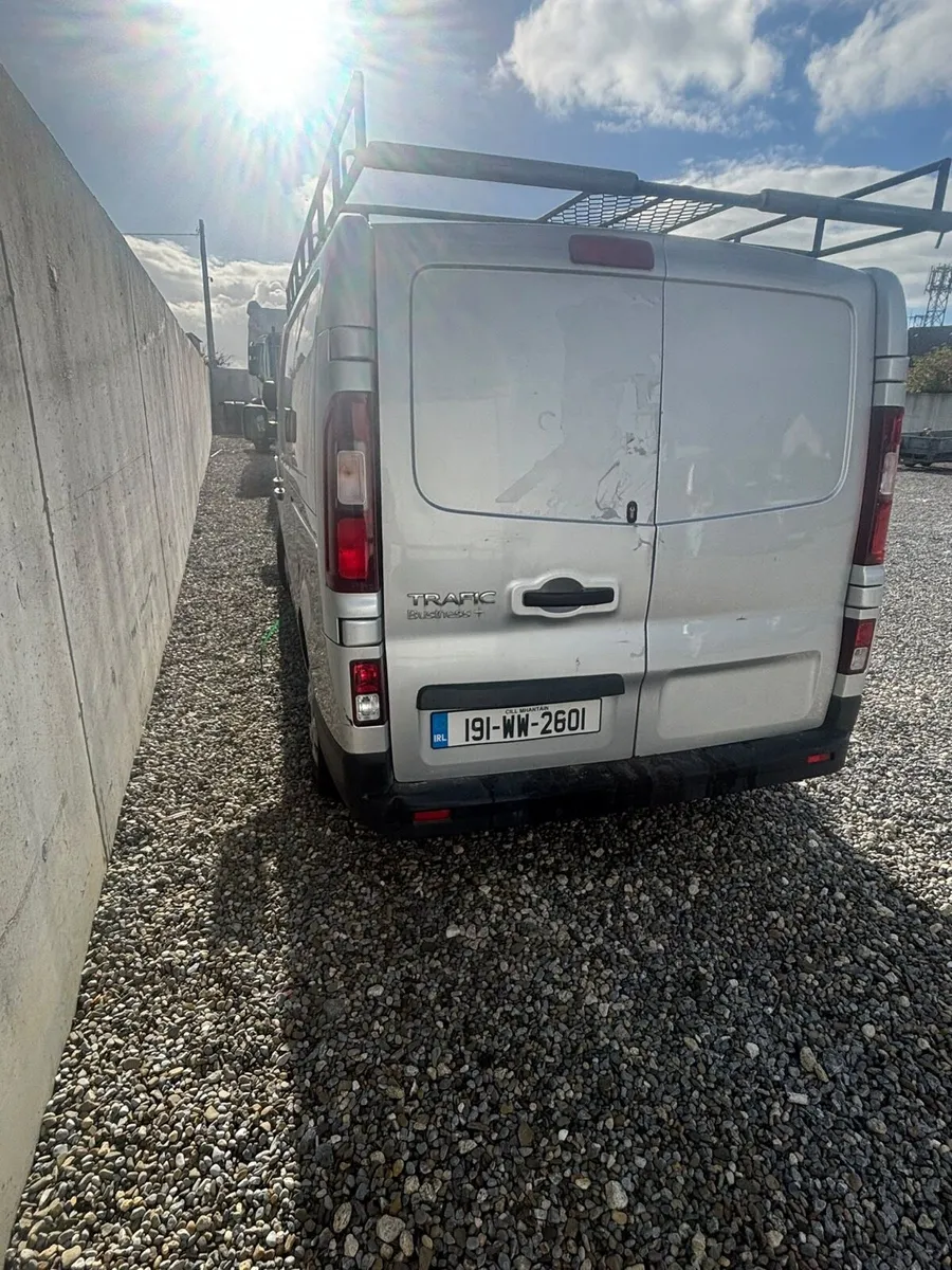 2019 Renault trafic engine needs attention - Image 3