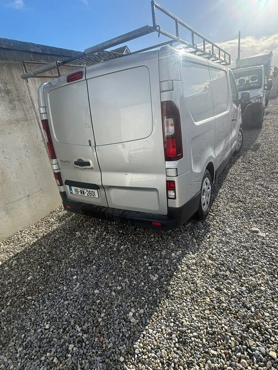 2019 Renault trafic engine needs attention - Image 4