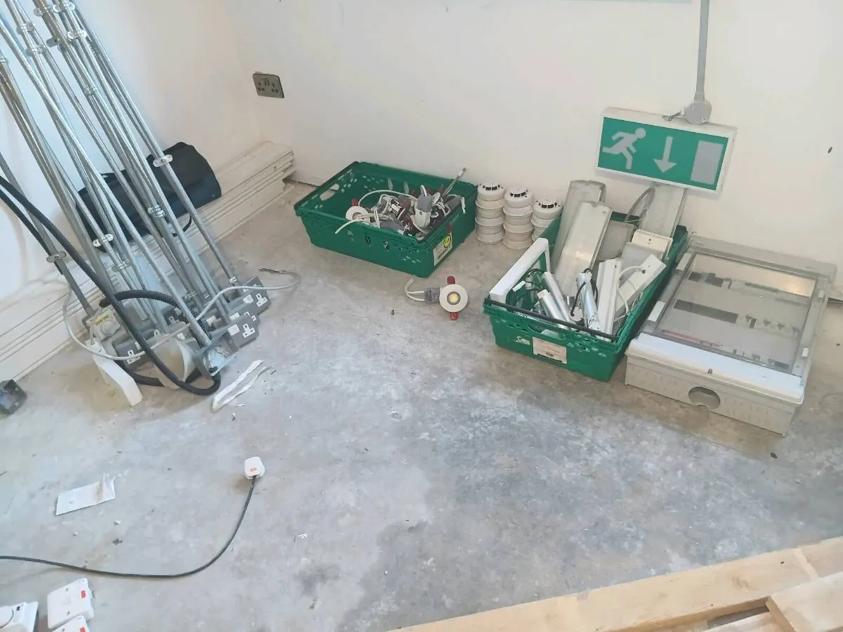 Spot lights, emergency lights and fuse board - Image 1