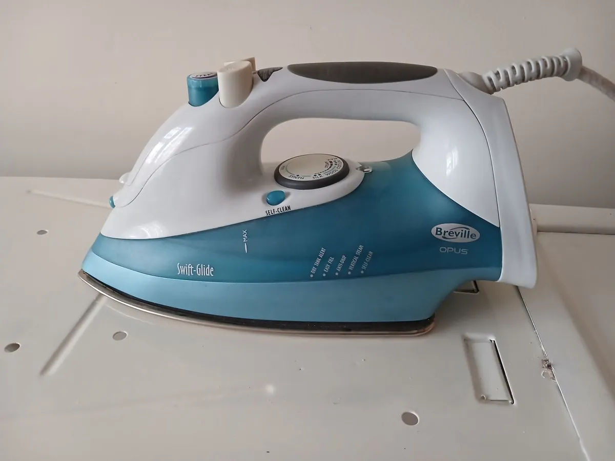 Ironing board - Image 2