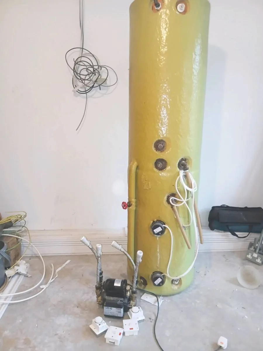 Combi cylinder and pump - Image 1